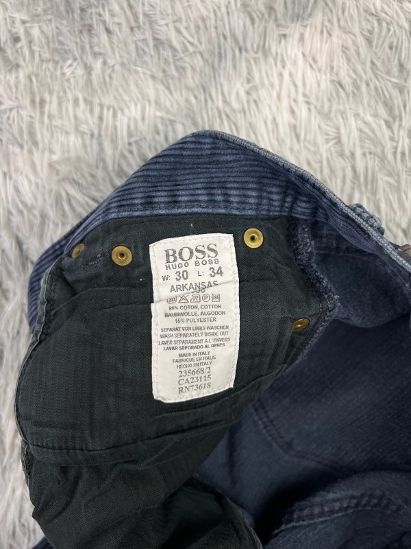 Panralón de pana "Hugo Boss" - W30 L34