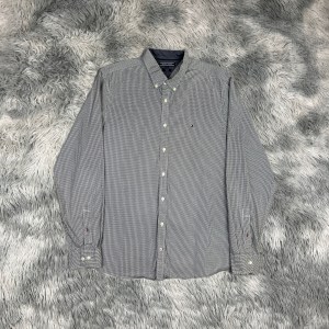 2FA534BB-2CB7-4E42-B29E-76044D1C4A00 Camisa "Tommy Hilfiger" - XL/XXL